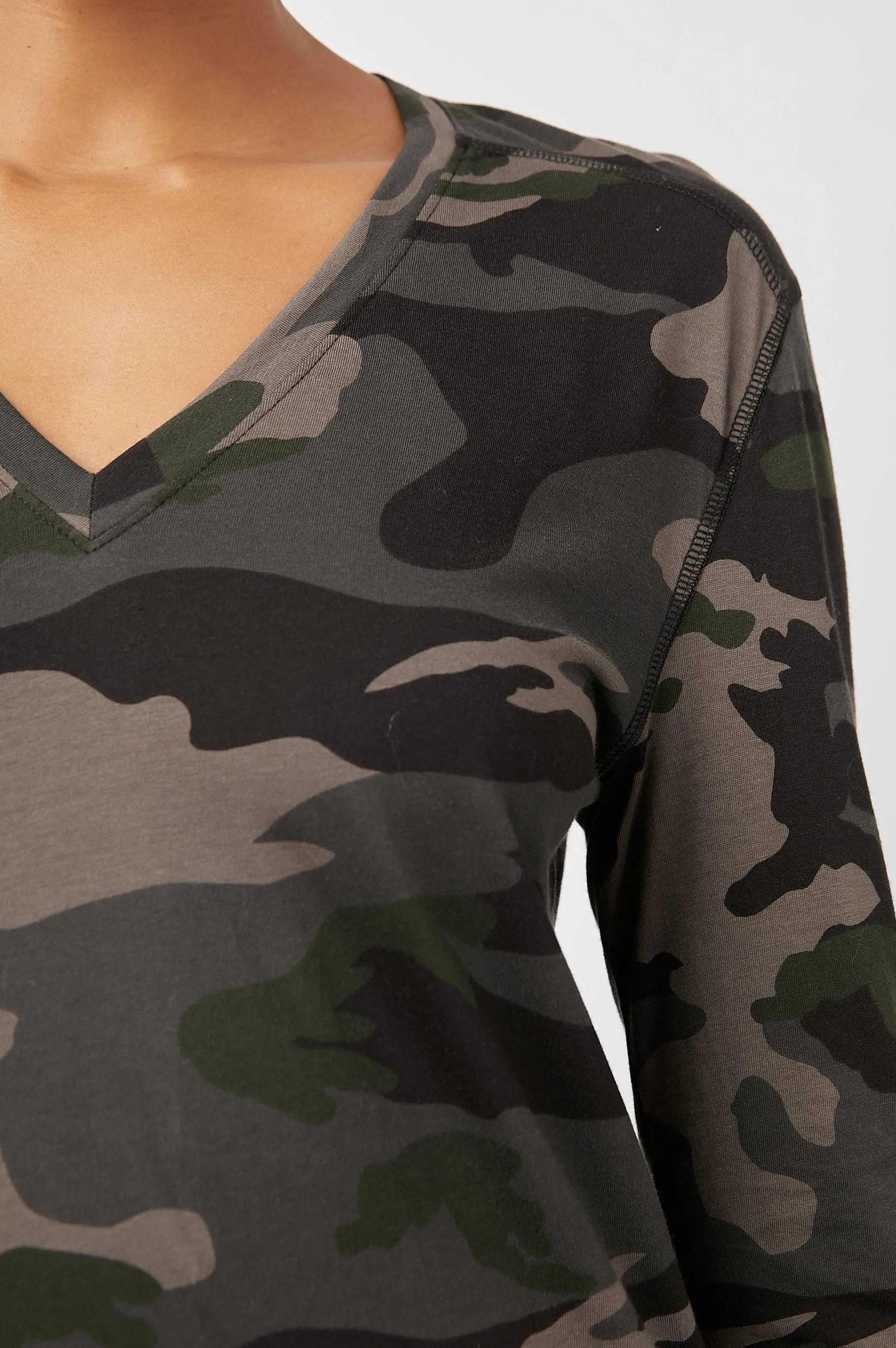 Vrouwen Rails Het Sami V T-Shirt Met Lange Mouwen - Bos Camo