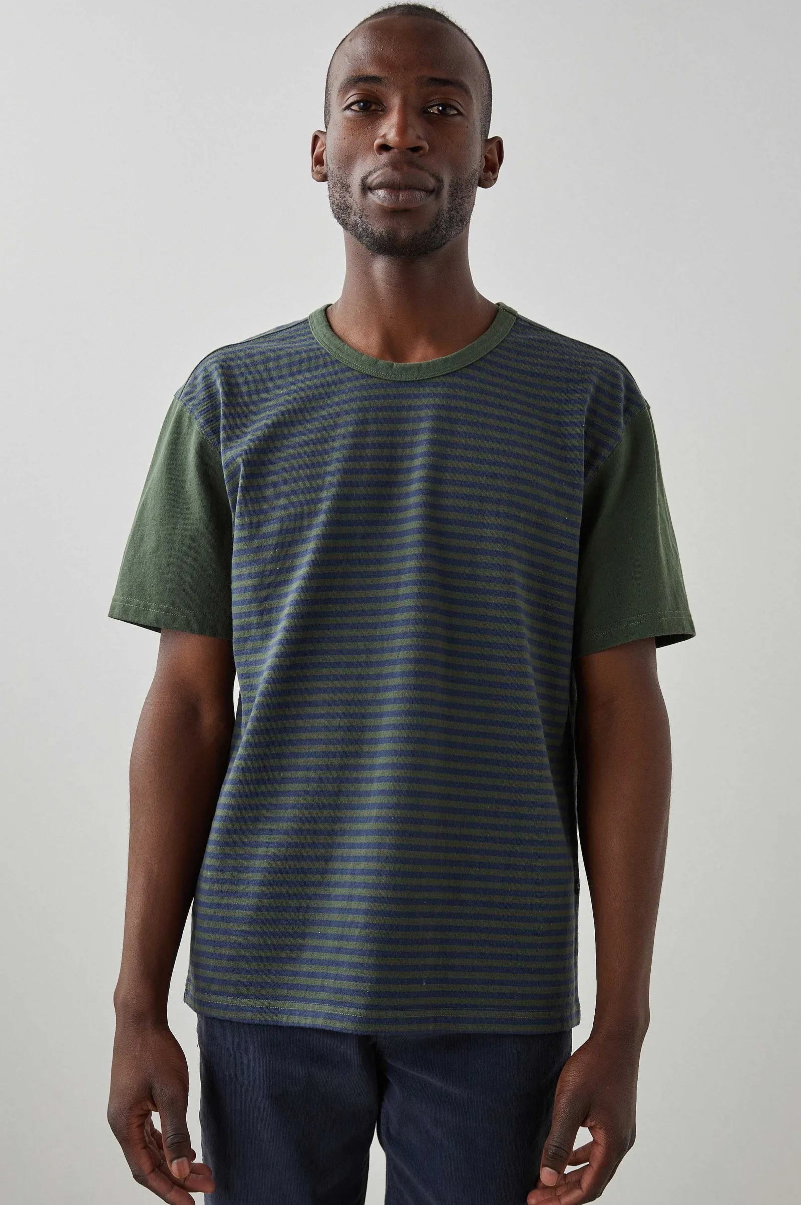 Heren Rails Sato T-Shirt - Altijdgroen Marine Streep